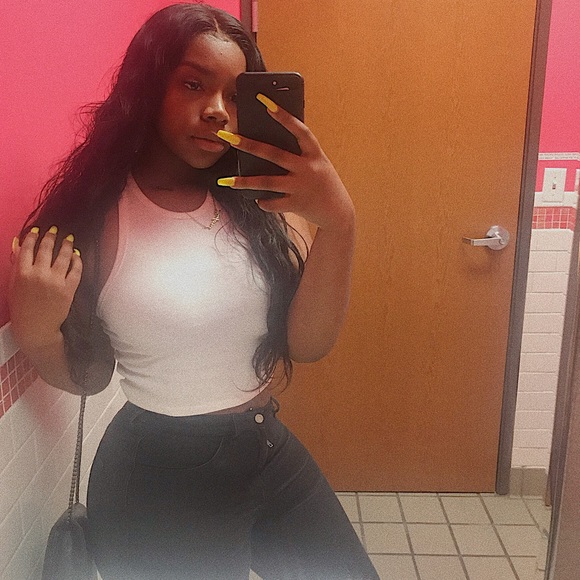 Meet your Posher, Faith - Picture 3 of 3